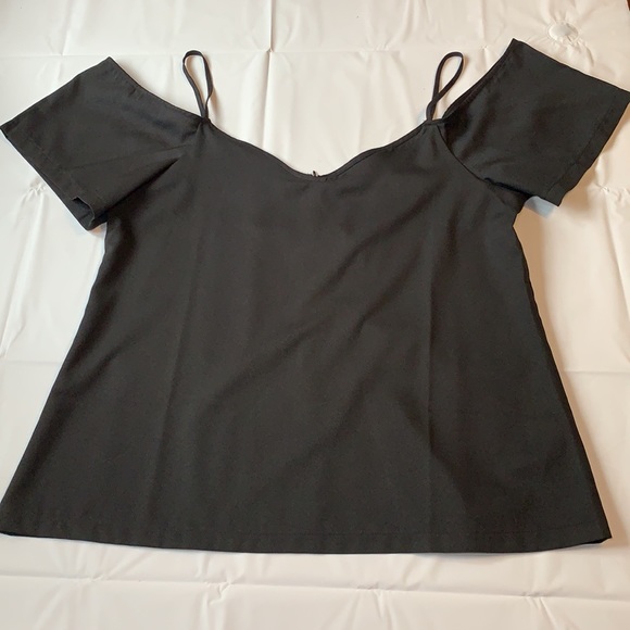 12 ELIZA Woven Strappy Open Shoulder Blouse BooHoo Plus - Picture 8 of 12